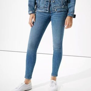 American Eagle Medium-Washed Skinny Jeans